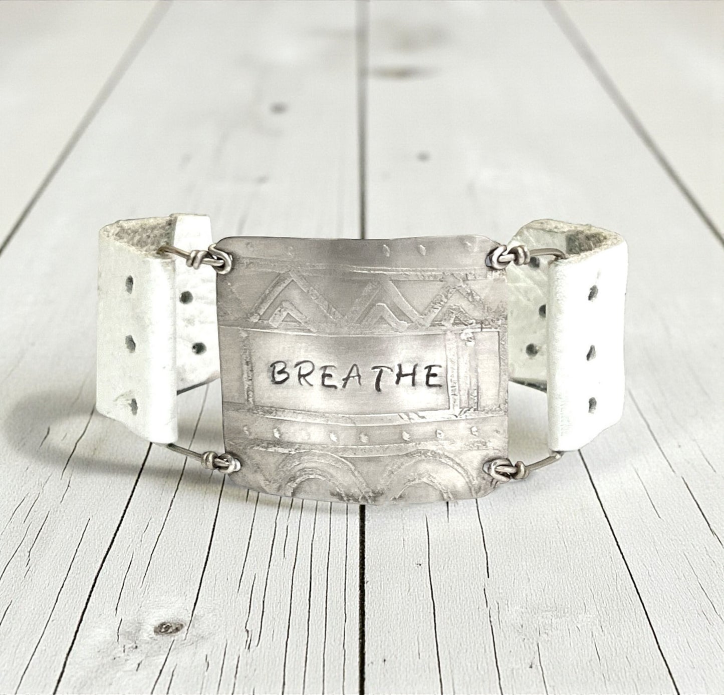 SILVER ETCHED BREATHE WHITE LEATHER BRACELET - end of season sale