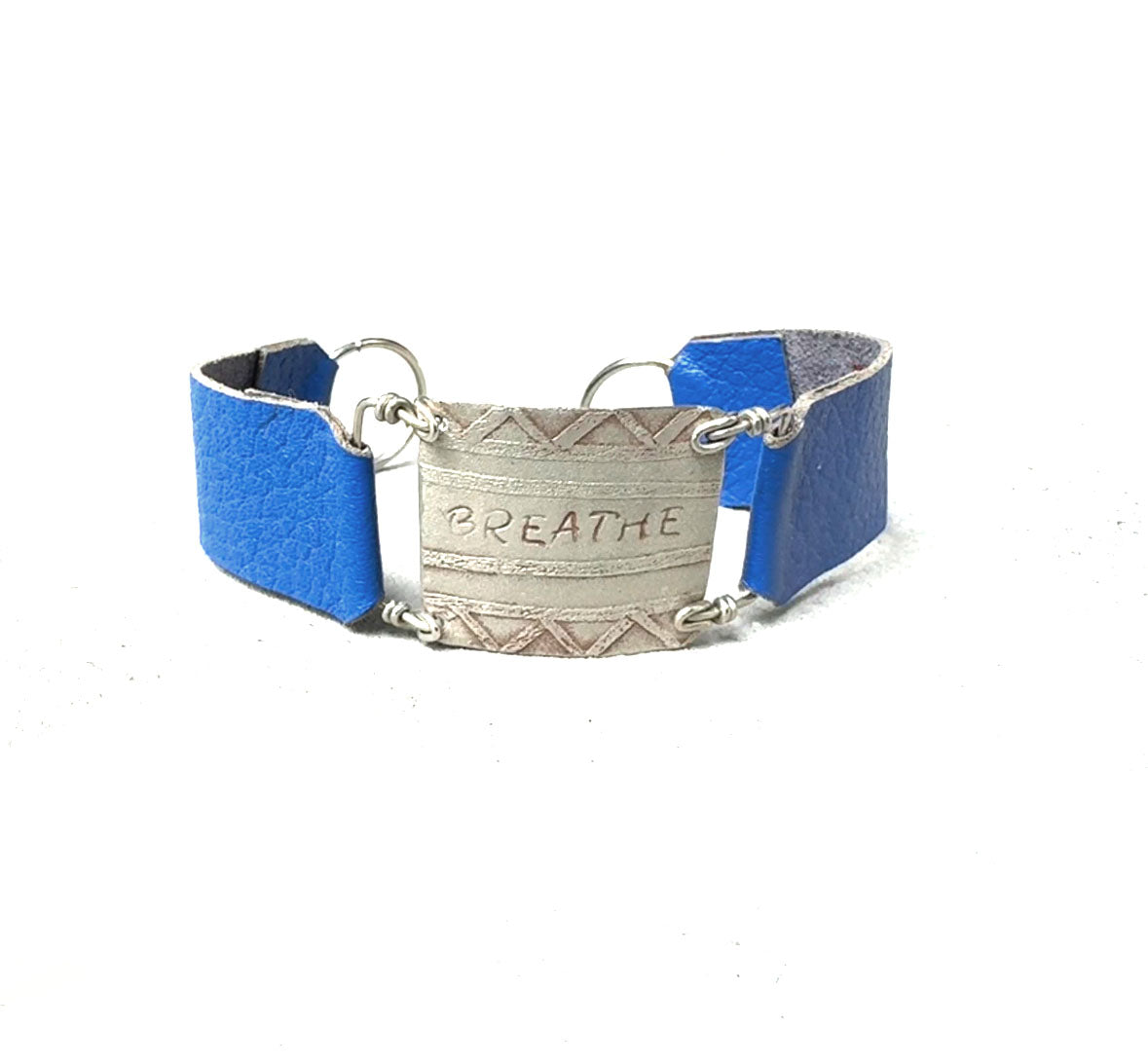 SILVER STAMPED BREATHE SAPPHIRE LEATHER BRACELET