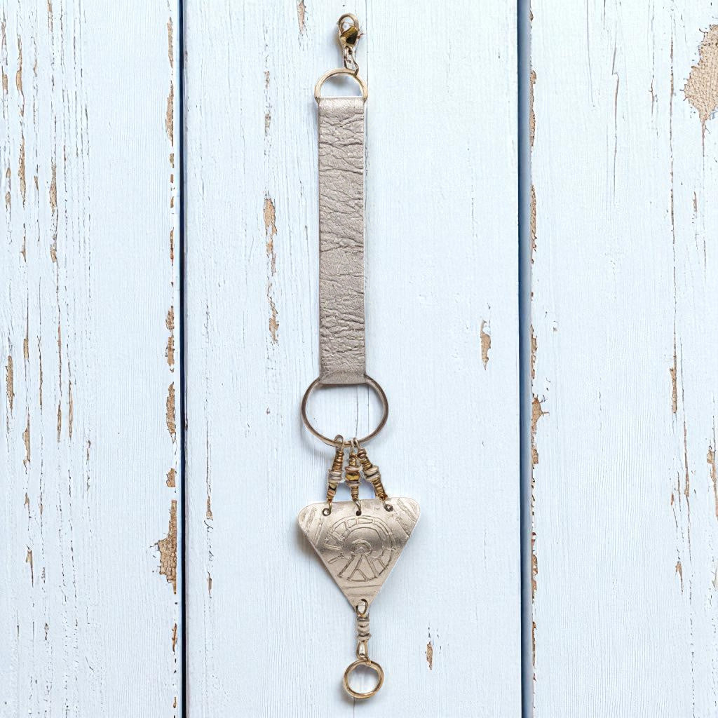 SILVER ETCHED TRIANGLE BRACELET - end of season sale