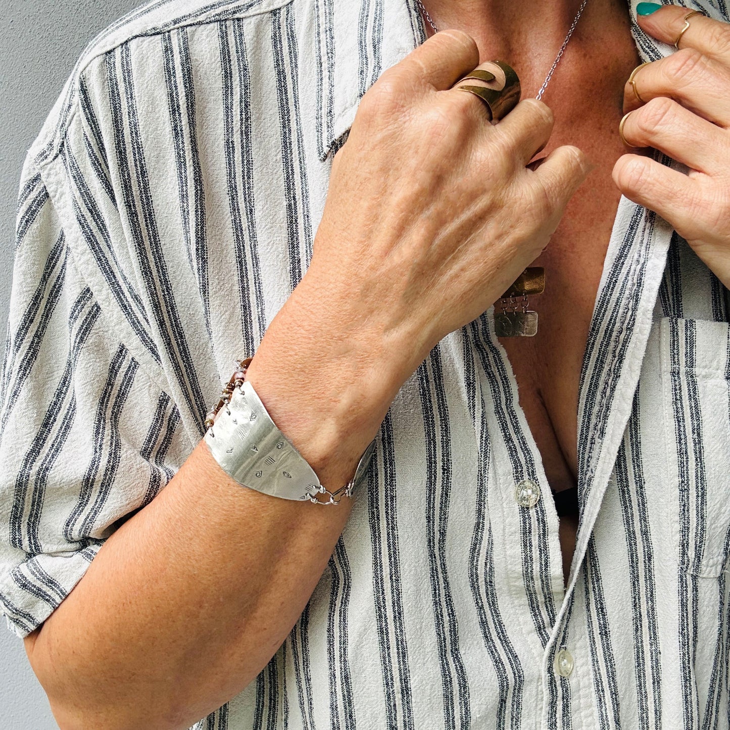 SILVER GEOMETRIC STAMPED BRACELET - end of season sale