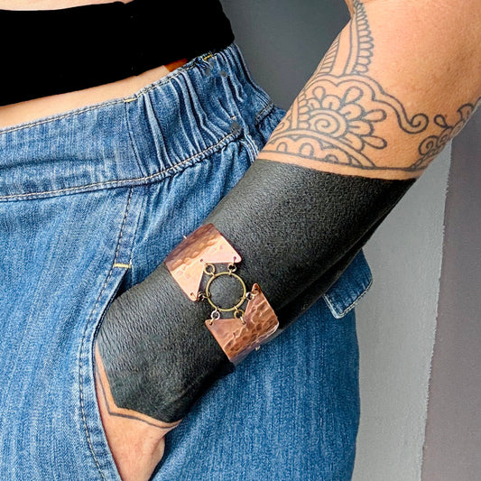 GEOMETRIC TEXTURED COPPER BRACELET - end of season sale
