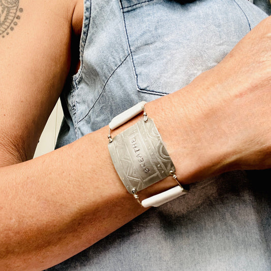 SILVER ETCHED BREATHE WHITE LEATHER BRACELET - end of season sale