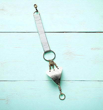 SILVER ETCHED TRIANGLE BRACELET - end of season sale