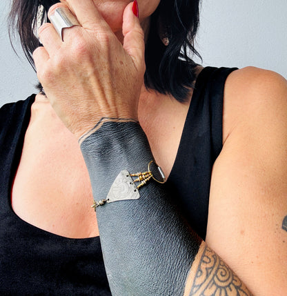SILVER ETCHED TRIANGLE BRACELET - end of season sale
