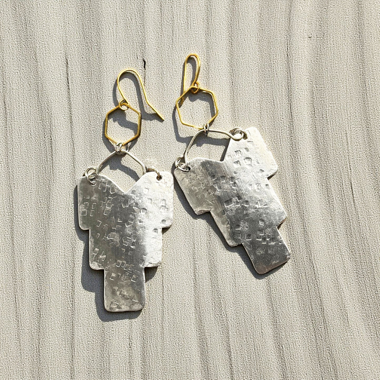 SILVER TEXTURED STEP EARRINGS - end of season sale