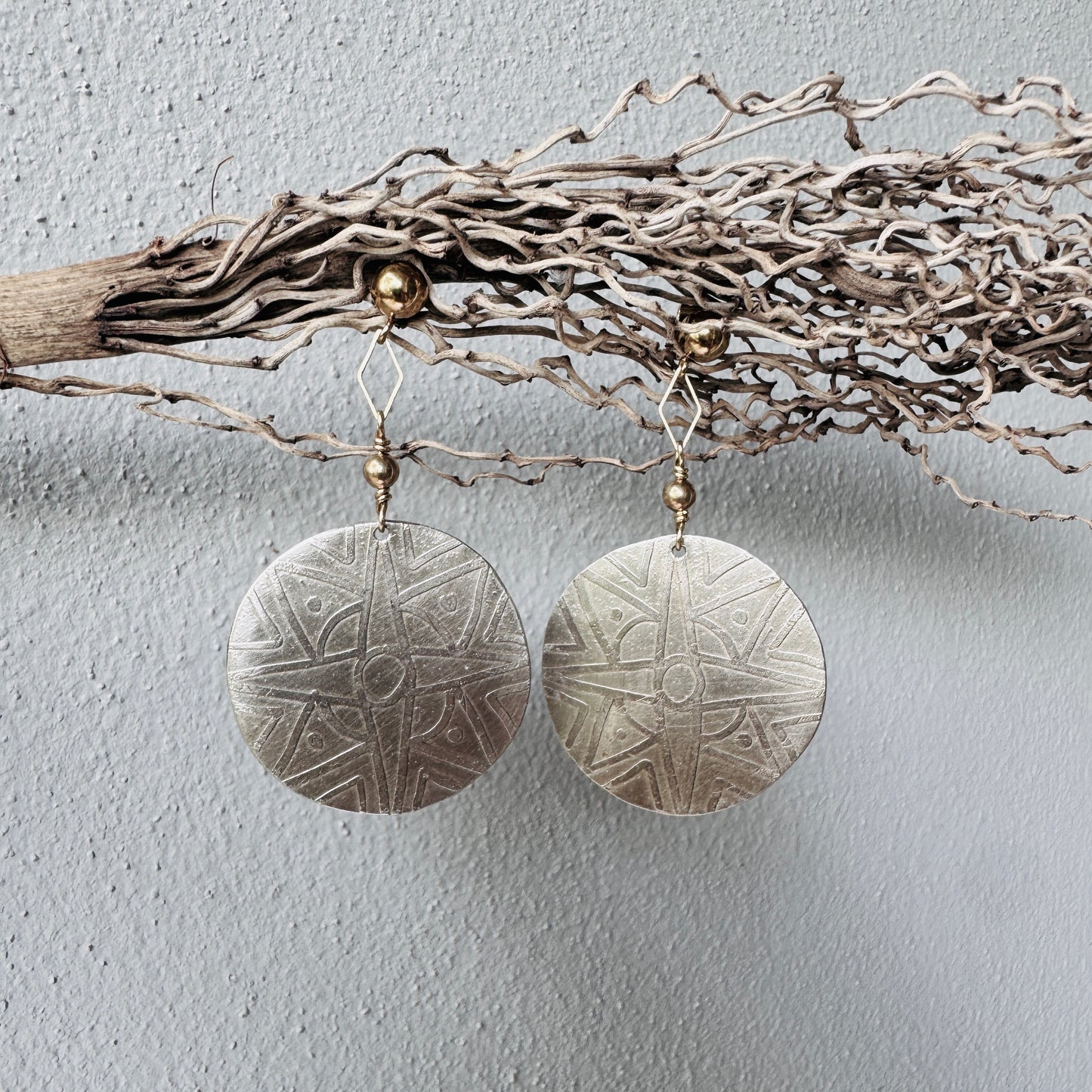 ETCHED SILVER CIRCLE EARRINGS