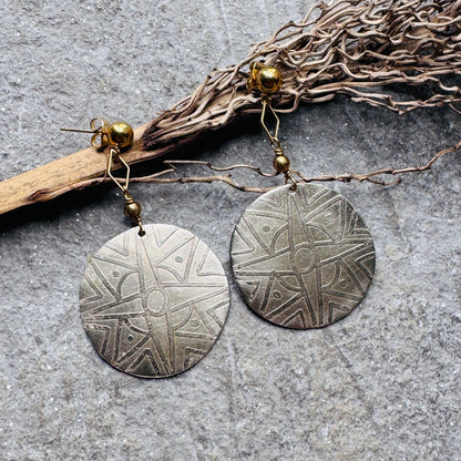 ETCHED SILVER CIRCLE EARRINGS