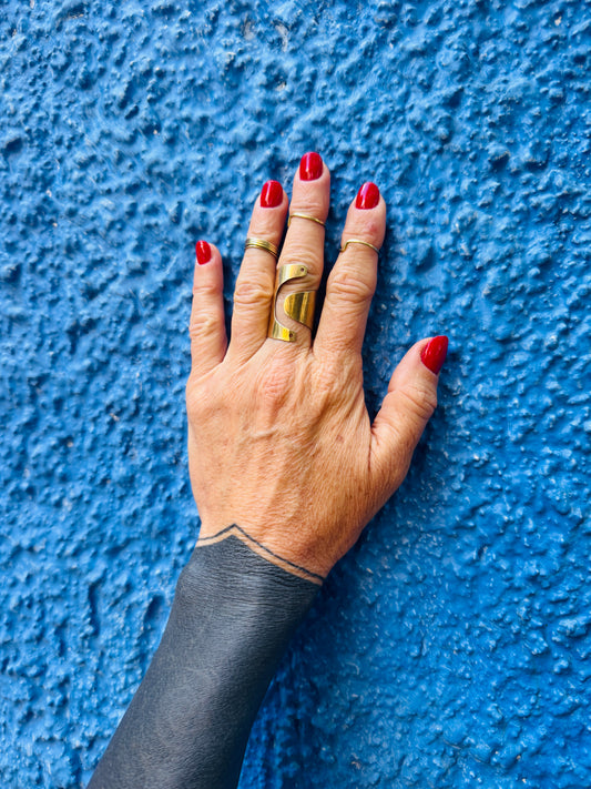 GEOMETRIC WRAP BRASS RING