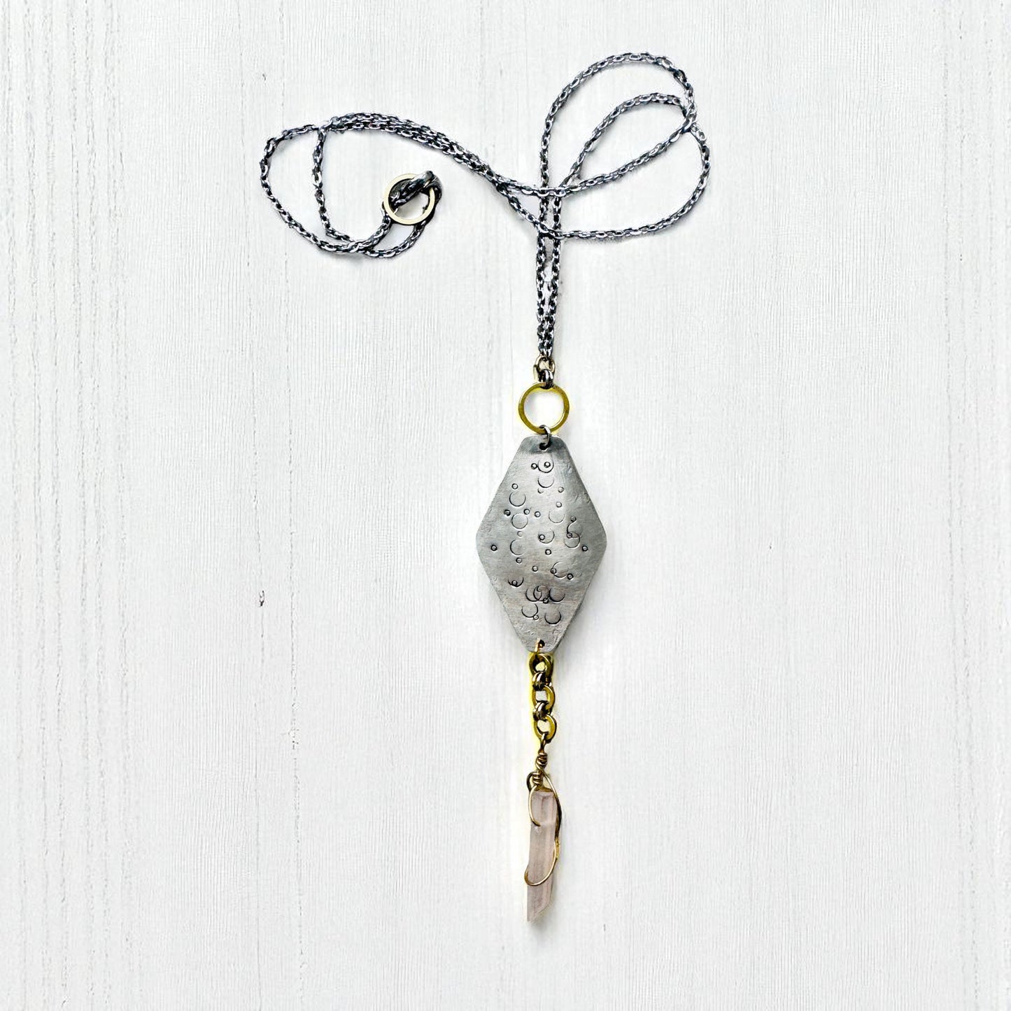 ROSE QUARTZ AND SILVER STAMPED ROMBO NECKLACE - end of season sale