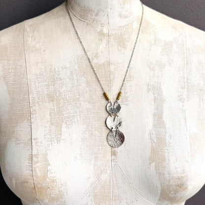 HAMMERED SILVER DISC NECKLACE