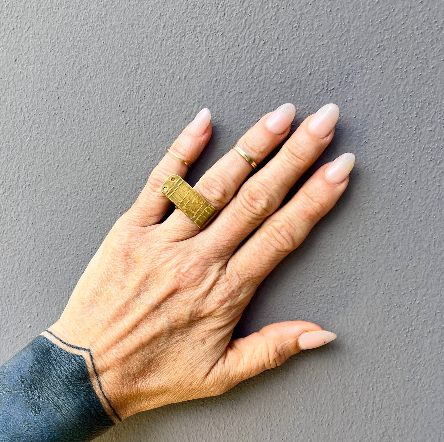 ETCHED RECTANGLE RING