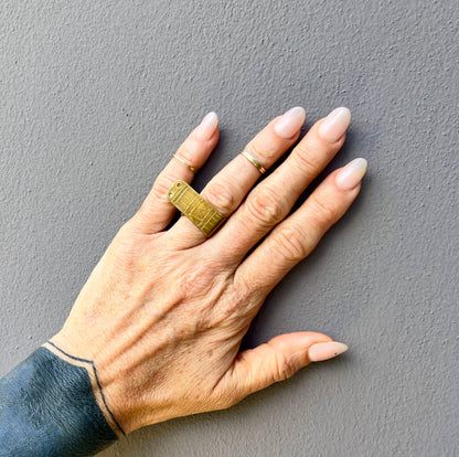 ETCHED RECTANGLE RING