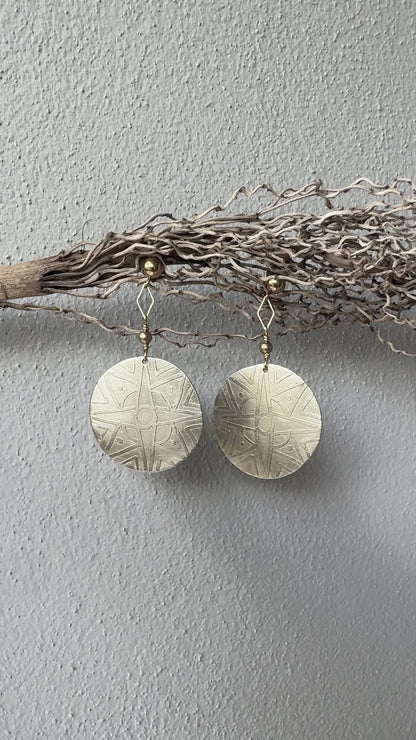 ETCHED SILVER CIRCLE EARRINGS
